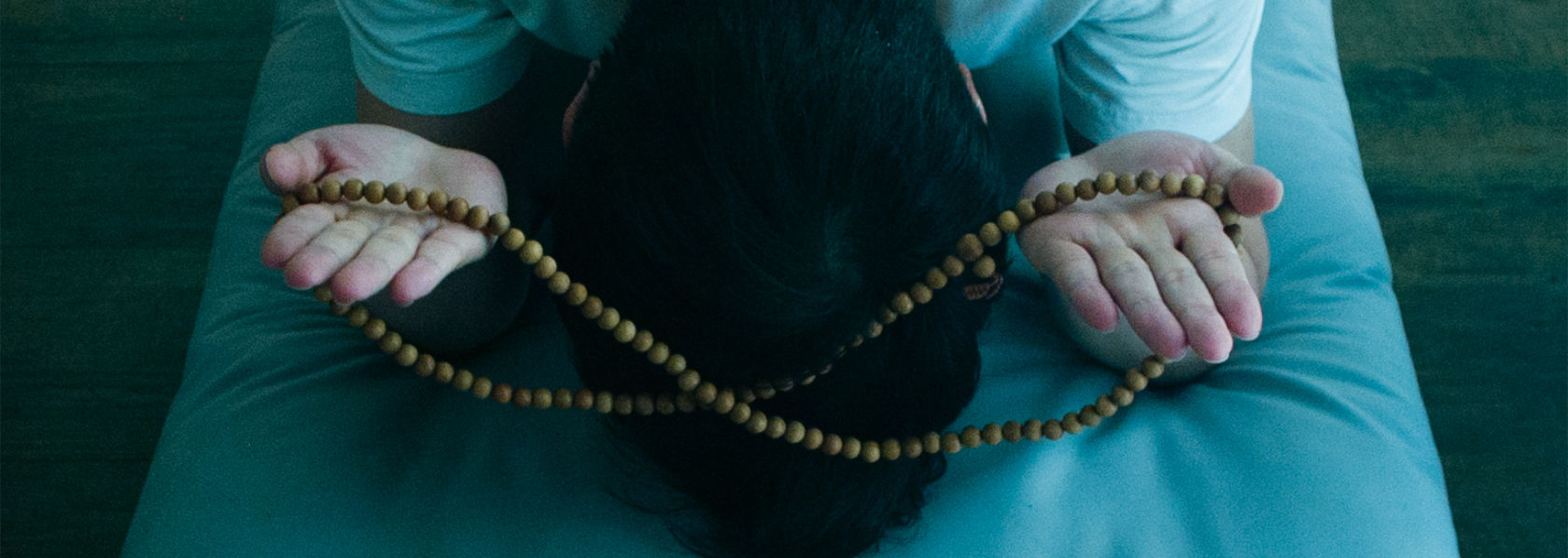 벗어날 탈 脫 NOT ONE AND NOT TWO - Praying beads - THIS Buddhist Film Festival